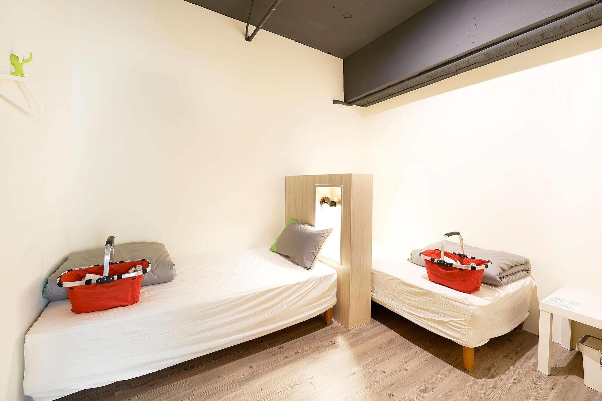 Ease Single Inn Taichung Exterior foto