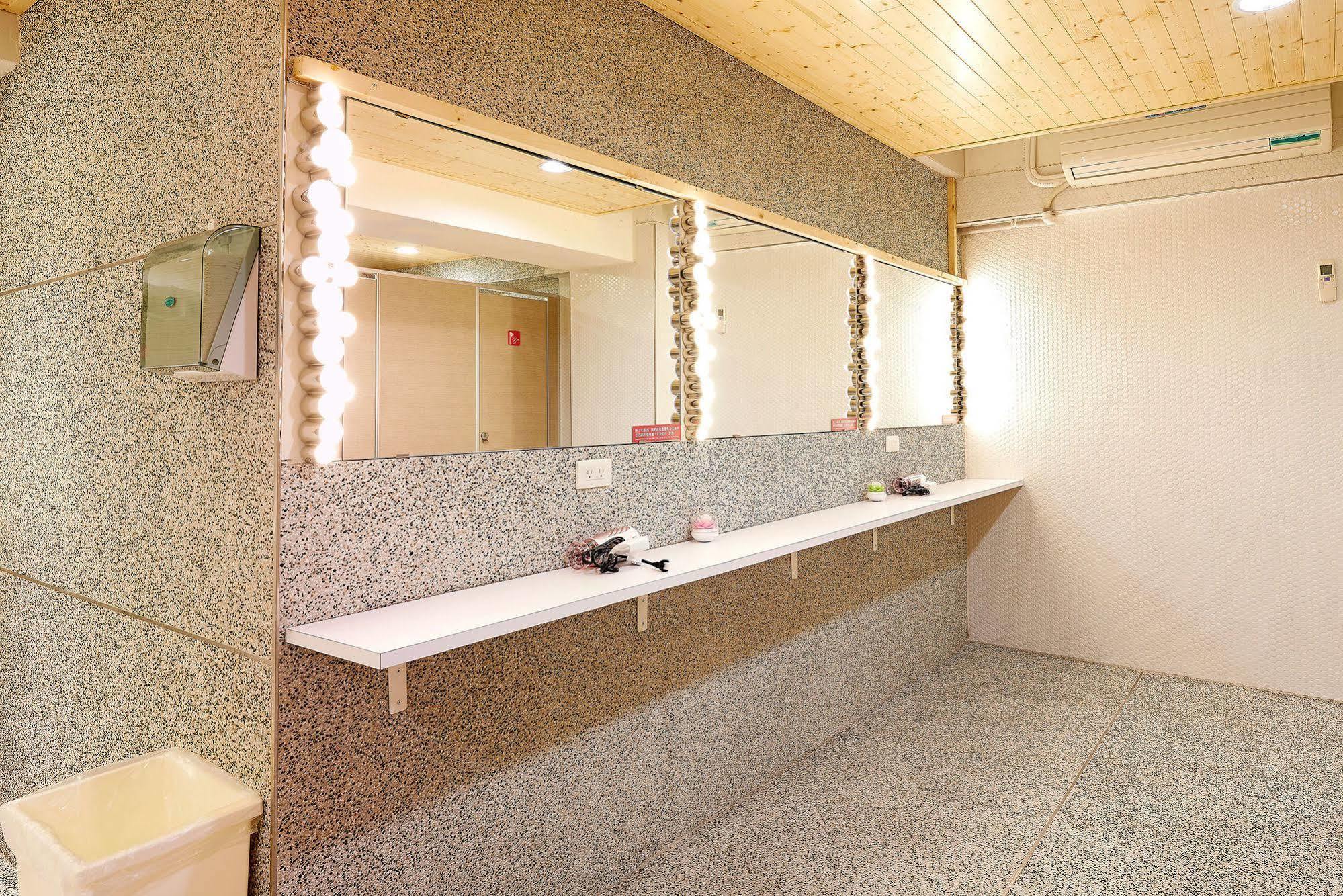 Ease Single Inn Taichung Exterior foto